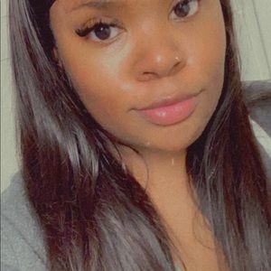 Meet your Posher, Mia